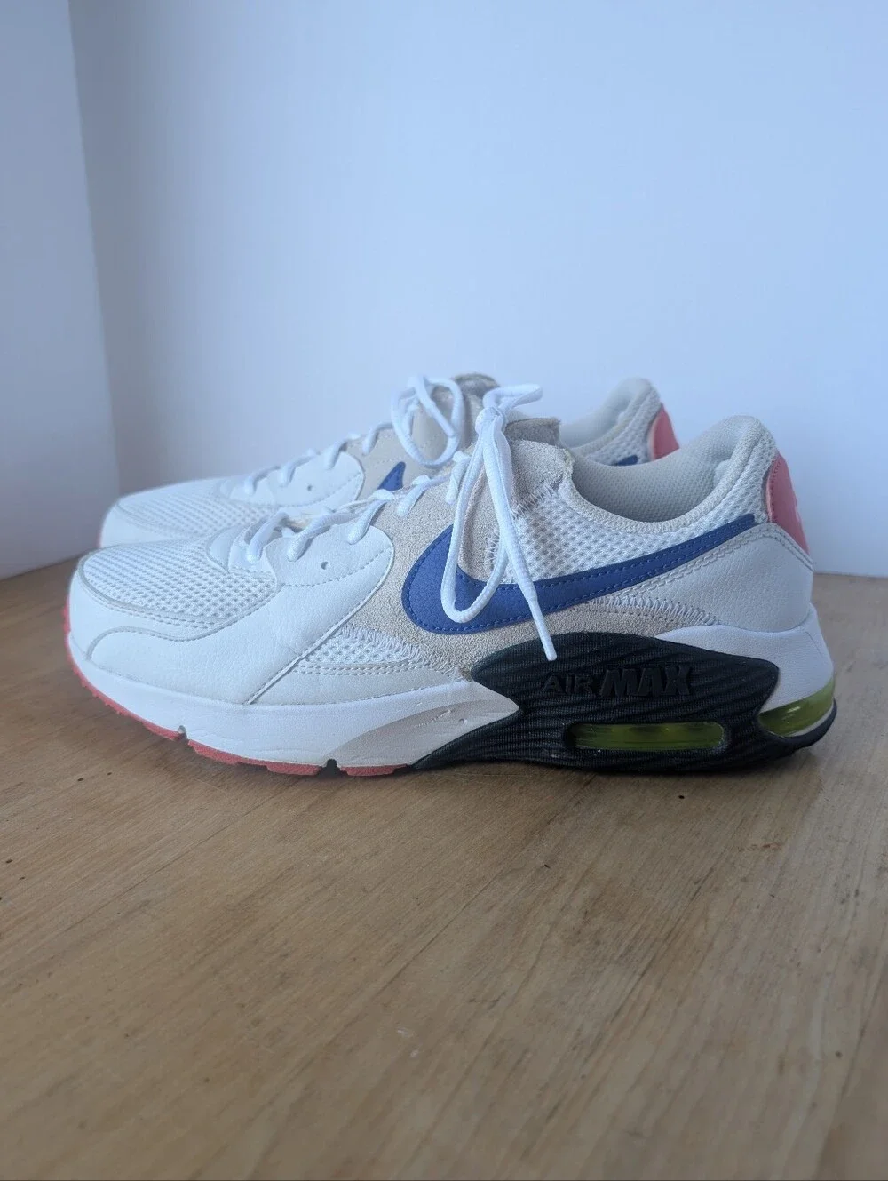 Nike Air Max Excee in White and Hyper Blue Shoes  Sneakers Mens Sz 9.5 Womens 11